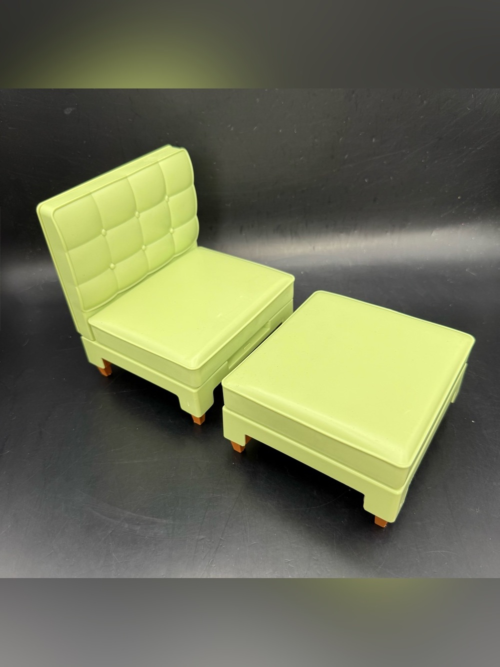 2005 Mattel Barbie Totally Real Furniture Green Convertible Chair & Ottoman